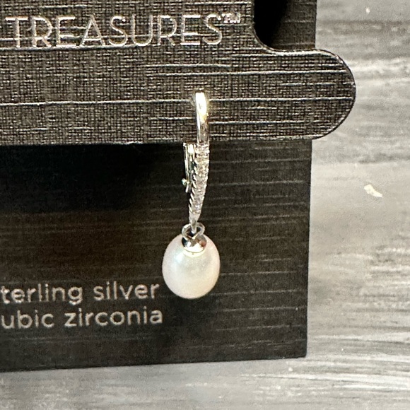 Silver Treasures sterling silver cubic zirconia stimulated pearl drop earrings - Picture 3 of 9